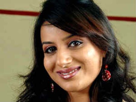 ದೇವೇಗೌಡರ ಪಕ್ಷ ಜೆಡಿಎಸ್‌ಗೆ ಪೂಜಾಗಾಂಧಿ ಎಂಟ್ರಿ