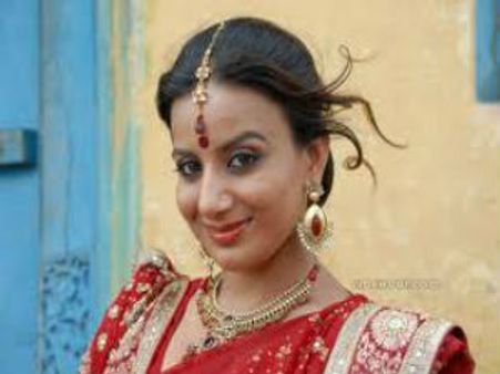 ಪೂಜಾಗಾಂಧಿಗೆ ಸೂಕ್ತ ಕನ್ನಡ ವರ ಬೇಕಾಗಿದೆ