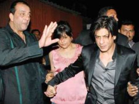 ಫರಾಖಾನ್ ಪತಿಗೆ ಶಾರುಖ್ ಖಾನ್ ಕಪಾಳಮೋಕ್ಷ