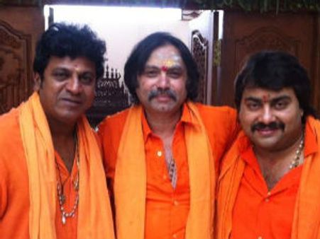 ಅಯ್ಯಪ್ಪ ಸ್ವಾಮಿಗಳಾದ ಹ್ಯಾಟ್ರಿಕ್ ಹೀರೋ ಶಿವಣ್ಣ