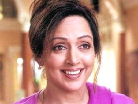 ಧರ್ಮೇಂದ್ರ 'ಪದ್ಮ'ದ ಹಿಂದೆ ಹೇಮಾ ಮಾಲಿನಿ ಕೈವಾಡ