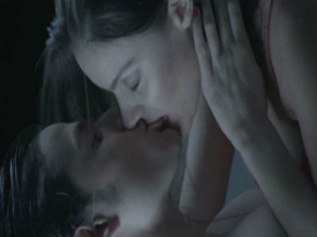 ಕೆಂಪು ಬಿಕಿನಿ ತಾರೆ ಜೊತೆಗಿನ ಸೆಕ್ಸ್ ವಿಡಿಯೋ ಲೀಕ್