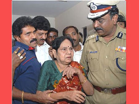 ಲೀಲಾವತಿ ತೋಟಕ್ಕೆ ಬೆಂಕಿಯಿಟ್ಟವ ಸಿಕ್ಕಿಬಿದ್ದ