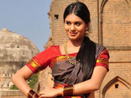 ಮೆಲ್ಲಮೆಲ್ಲನೆ ಮೇಲೇರಿದ ಮಲೆನಾಡ ಮಲ್ಲಿಗೆ ದೀಪಾ