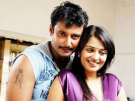 ದರ್ಶನ್, ನಿಖಿತಾ ಇದೀಗ ಟ್ರಾಕ್ಟರ್ ನಲ್ಲಿ 'ಸ್ನೇಹಿತರು'