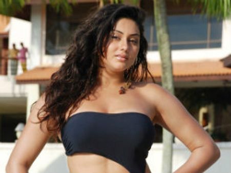 ಪಾರ್ವತಿಪುತ್ರನಿಗಾಗಿ ಬಂದ ಗ್ಲಾಮರ್ ಗೊಂಬೆ ನಮಿತಾ