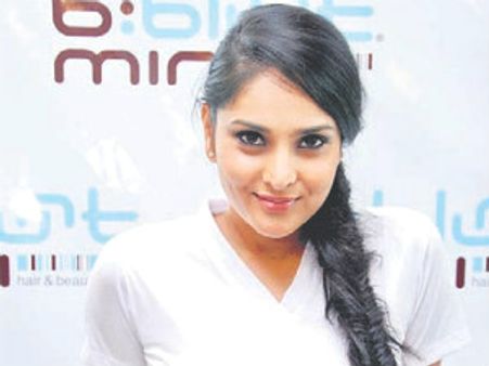 ಟ್ವಿಟ್ಟರ್‌ನಲ್ಲಿ ಪಟಾಕಿ ಸಿಡಿಸಿದ ಗೋಲ್ಡನ್ ಗರ್ಲ್ ರಮ್ಯಾ