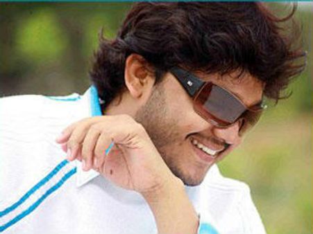 ಗೋಲ್ಡನ್ ಸ್ಟಾರ್ ಜೊತೆ ಸಕ್ಕರೆ ಹಂಚಿಕೊಂಡ ರಾಧಿಕಾ