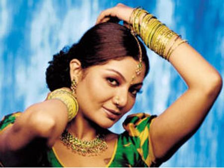 ಲವರ್ ಸಾವಿನ ಬಗ್ಗೆ ಮೌನ ಮುರಿದ ಐಟಂ ಗರ್ಲ್