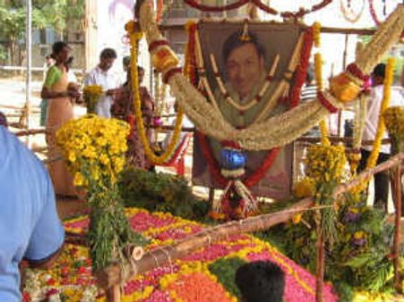 ರಾಜ್ ಪುಣ್ಯಭೂಮಿಗೆ ಹರಿದುಬಂದ ಭಕ್ತ ಸಾಗರ