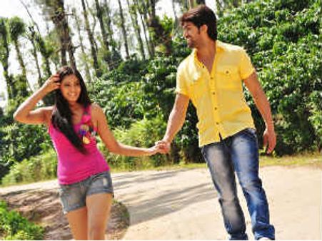 ಮೈಸೂರ್ ಲ್ಯಾಂಪ್ಸ್ ಬಳಿ 'ಜಾನೂ' ಯಶ್, ದೀಪಾ