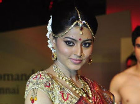 ಜಯಲಲಿತಾರನ್ನು ಭೇಟಿ ಮಾಡಿದ ನವವಧು ಸ್ನೇಹಾ