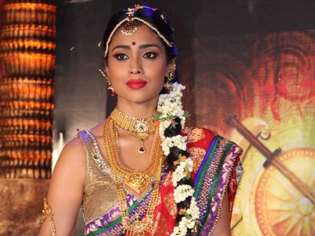 ಬಲಗಾಲಿಟ್ಟು ಒಳಗೆ ಬಂದ 'ಚಂದ್ರ'ಮುಖಿ ಶ್ರಿಯಾ