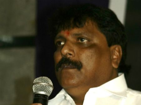 ಎನ್ ಎಂ ಸುರೇಶ್ ವಿರುದ್ಧ ವಂಚನೆ ದೂರು ದಾಖಲು