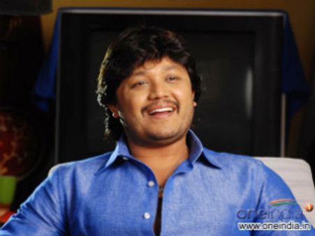 ಪ್ರಚಾರಕ್ಕೆ ಜೋತುಬಿದ್ದ 'ರೋಮಿಯೋ' ಗಣೇಶ್