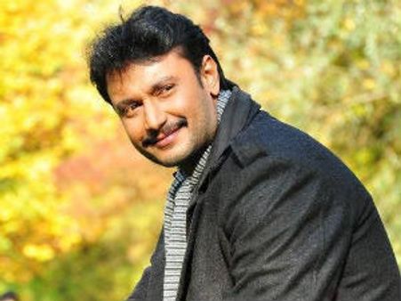 ದರ್ಶನ್ ಕಾರು ಕಂಡಲ್ಲಿ ಅಭಿಮಾನಿಗಳಿಂದ ಮುತ್ತಿಗೆ