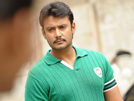 ಪಾರದರ್ಶಕ ಕಿಟಕಿ ಕಾರಿನಲ್ಲಿ 'ದರ್ಶನ್' ದರ್ಶನ