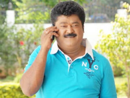 ಗಾಂಧಿನಗರದಲ್ಲಿ ಜಗ್ಗೇಶ್ 'ಗುರು' ರೀಮೇಕ್ ಗುಲ್ಲು