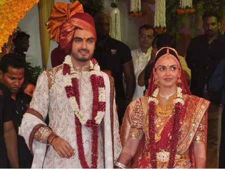 ಅಗ್ನಿಸಾಕ್ಷಿಯಾಗಿ ಇಷಾ ಡಿಯೋಲ್ ಕೈಹಿಡಿದ ಭರತ್