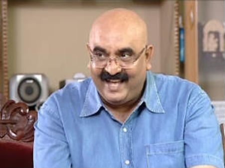 ಹಾಸನದಲ್ಲಿ ಸಿಹಿಕಹಿ ಚಂದ್ರು 'ಭಾರಿ ಜಾದು' ವೀಕ್ಷಿಸಿ!