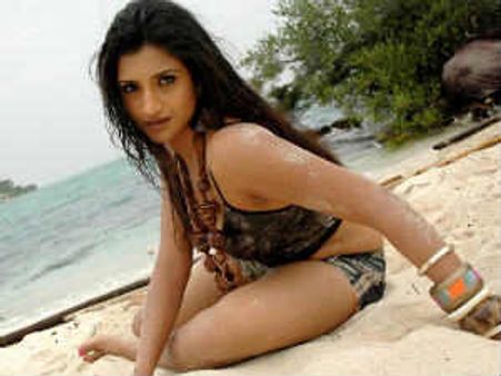 ಹೊಸ 'ರಗಳೆ' ಮೂಲಕ ಮತ್ತೆ ರಿಷಿಕಾ ಸಿಂಗ್ ಪ್ರತ್ಯಕ್ಷ!