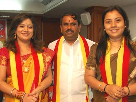 ಕರವೇಗೆ ಗ್ಲಾಮರ್ ರಂಗುತಂದ ತಾರಾ, ಪ್ರಿಯಾ