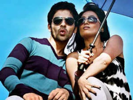 ಸೈಬರ್ ಯುಗದೊಳ್ ಚಿತ್ರದ ವಿರುದ್ಧ ಪ್ರತಿಭಟನೆ