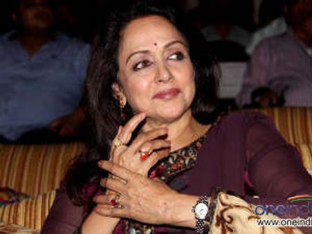 ಕನಸಿನ ಕನ್ಯೆ ಹೇಮಾ ಮಾಲಿನಿಗೆ ಗೌರವ ಡಾಕ್ಟರೇಟ್