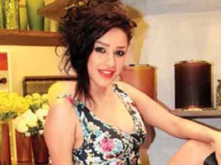 ಗಾಂಧಿನಗರಕ್ಕೆ ಬಂದಿಳಿದ ಇರಾನಿ ಬ್ಯೂಟಿ ಇಲಾಮ್