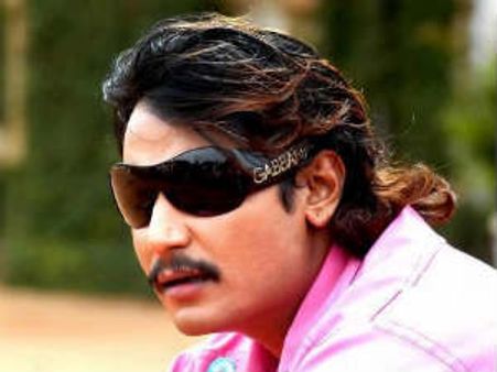 ವಿದೇಶದಿಂದ ವಾಪಸ್; 'ರಾಯಣ್ಣ' ರಿಲೀಸ್ ಗೆ ಹಾಜರ್!