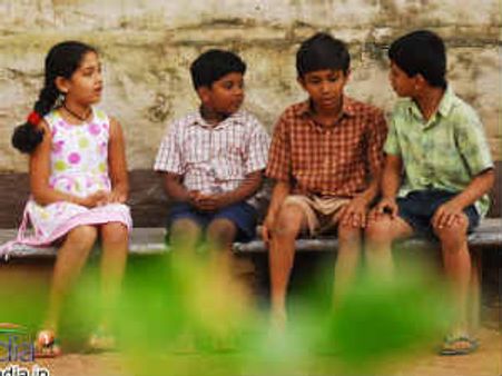 ತೆರೆಯಲ್ಲಿ ನೋಡಿ ಬಾಲ್ ಪೆನ್ ಹಾಗೂ ಗೋಲ್ ಮಾಲ್