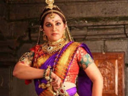 ನರ್ತಕಿಯಲ್ಲಿ 'ಸಂಗೊಳ್ಳಿ ರಾಯಣ್ಣ' ವೀಕ್ಷಿಸಿದ ಜಯಪ್ರದಾ