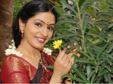 ಬೆಂಗಳೂರು ಪ್ಯಾಲೇಸಲ್ಲಿ 'ಸಾವಿತ್ರಿ' ಅದ್ದೂರಿ ಮದುವೆ