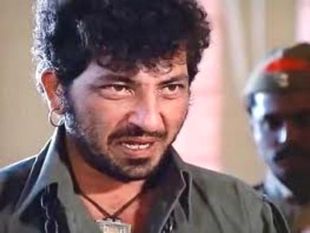 ಕನ್ನಡಕ್ಕೆ ಶೋಲೆ: ಬಚ್ಚನ್, ಧರ್ಮೇಂದ್ರ ಪಾತ್ರಕ್ಕೆ ಯಾರು?