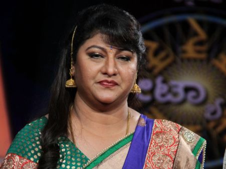 ಕೋಟ್ಯಾಧಿಪತಿ ಹಾಟ್ ಸೀಟಲ್ಲಿ ಕನಸಿನ ರಾಣಿ ಮಾಲಾಶ್ರೀ!