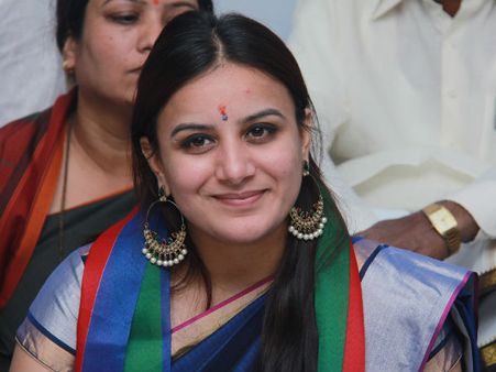 ಪೂಜಾಗಾಂಧಿ ಬೆವರಿಳಿಸಿದ ರಾಯಚೂರು ತಾಪಮಾನ