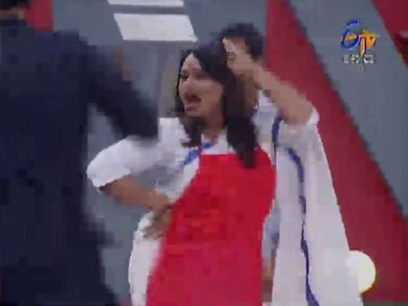 ನರ್ಸ್ ಜಯಲಕ್ಷ್ಮಿ ತುಪ್ಪಾ ಬೇಕಾ ತುಪ್ಪಾ ಐಟಂ ಡಾನ್ಸ್