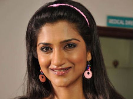 ಅಶ್ಲೀಲ ವಿಡಿಯೋ ವಿರುದ್ಧ ನಟಿ ರಿಷಿಕಾ ಮೊಕದ್ದಮೆ