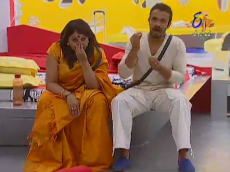 ಲೇಡೀಸ್ ಬಾತ್ ರೂಂ ಬಳಸಿದ ಬ್ರಹ್ಮಾಂಡ ಶರ್ಮಾ