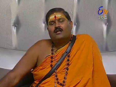 ಅವಳ ತೊಡೆ ಮೇಲೆ ತಲೆಯಿಟ್ಟು ಮಲಗಬೇಕು