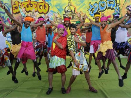 ನರ್ತಕಿಯಲ್ಲಿ ದರ್ಶನ್, ಅಂಬರೀಶ್ ಕಟೌಟಿಗೆ ಬೆಂಕಿ