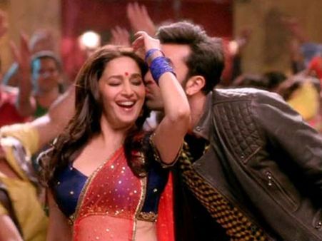 ಚಾಕೋಲೇಟ್ ಬಾಯ್ ಕಿಸ್ಸಿಗೆ ಮಾಧುರಿ ಢಮಾರ್