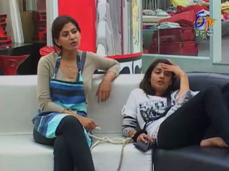 ತೂತು ಎನ್ನಬೇಡಿ ರಂಧ್ರ ಎನ್ನಿ ಎಂದ ಚಂದ್ರಿಕಾ