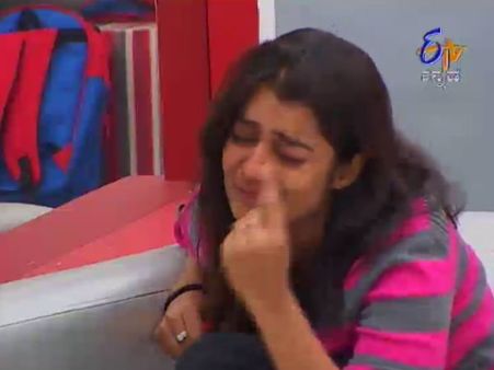 ಕನ್ನಡ ಮಾತಾಡಿದರೆ ಕಿವಿ ಮುಚ್ಚಿಕೊಳ್ಳುವ ನಿಕಿತಾ