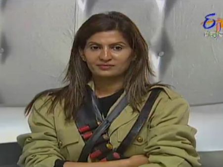 ನಿಕಿತಾ ಕೂದಲಿಗೆ ಕೈಹಾಕಿ ಛೀ ಎನ್ನಿಸಿಕೊಂಡ ಚಂದ್ರಿಕಾ