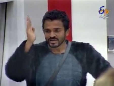 ಶ್ವೇತಾ ಪಂಡಿತ್, ವಿಜಯ್ ಸಂಬಂಧ ಕೆಣಕಿದ ಚಂದ್ರಿಕಾ