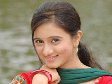 ನಟಿ ಹರ್ಷಿಕಾ ಪೂಣಚ್ಚ ವಿರುದ್ಧ ದೂರು