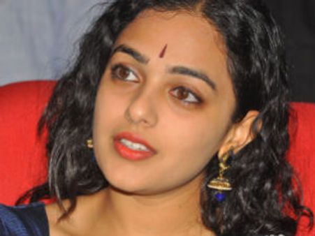 ಕಾಕ್ ಪಿಟ್ ನಲ್ಲಿ ಕನ್ನಡ ನಟಿ; ಪೈಲಟ್ ಗಳು ವಜಾ