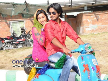 ಆಟ ನೋಡಲು ರೆಡಿಯಾಗಿ ಲೂಸುಗಳು ಬರ್ತಿದ್ದಾರೆ