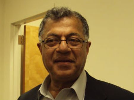 ಆಸ್ಪತ್ರೆಗೆ ನಟ, ಸಾಹಿತಿ ಗಿರೀಶ್ ಕಾರ್ನಾಡ್ ದಾಖಲು